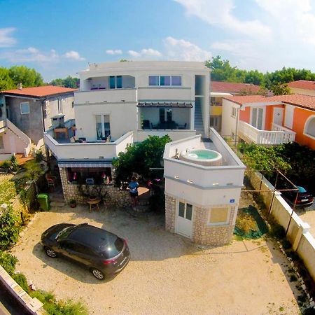 Apartments Kovac Вир Екстериор снимка