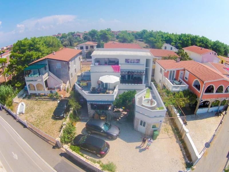 Apartments Kovac Вир Екстериор снимка
